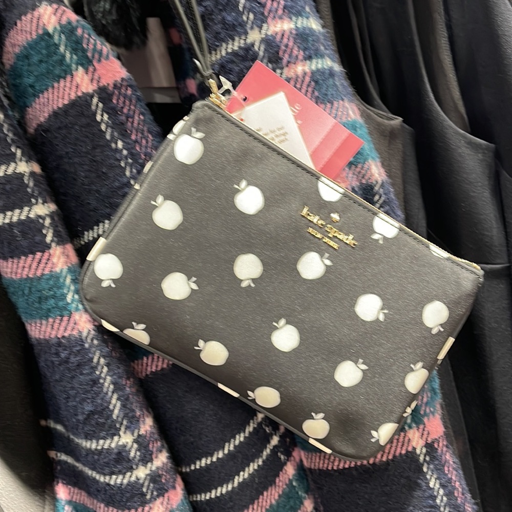 Kate Spade Chelsea Medium Wristlet Pouch
Black Multi - Picture 13 of 16